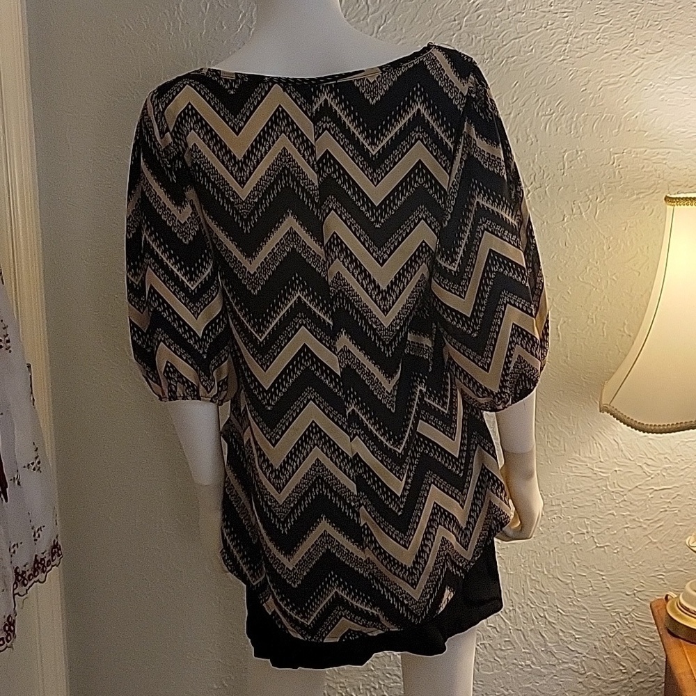 VTG LIVING DOLL Zigzag Chevron  Balloon Elbow Sleeve Chiffon Blouse - Picture 5 of 6